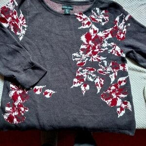 Cynthia Rowley Black Floral Pullover. Size XL